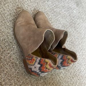 Tan accent booties